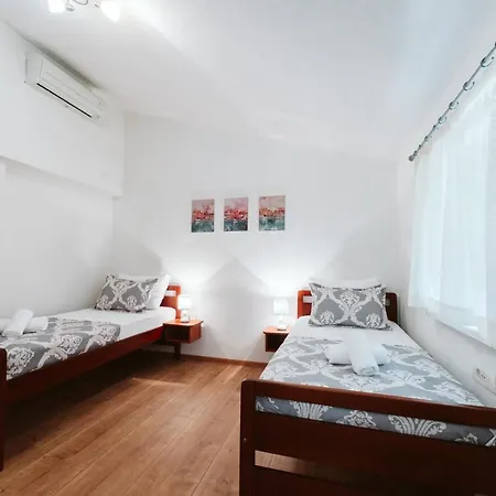 Apart-hotel Irish Centre 3*